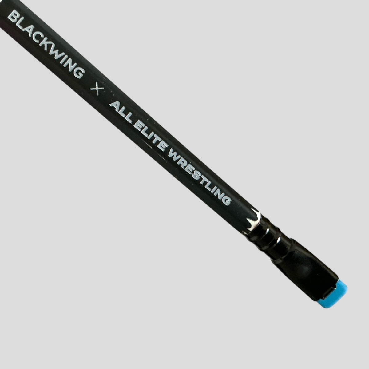 Lápiz Blackwing x AEW. Freshly Squeezed Orange Cassidy