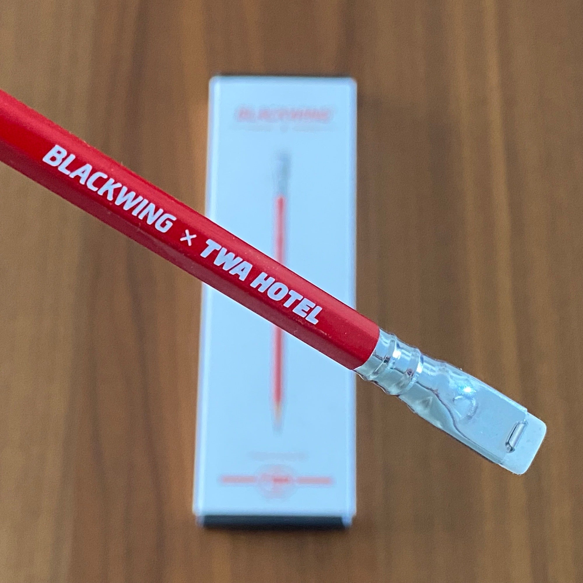 Lápiz Blackwing x TWA Hotel + caja original (1 lápiz)