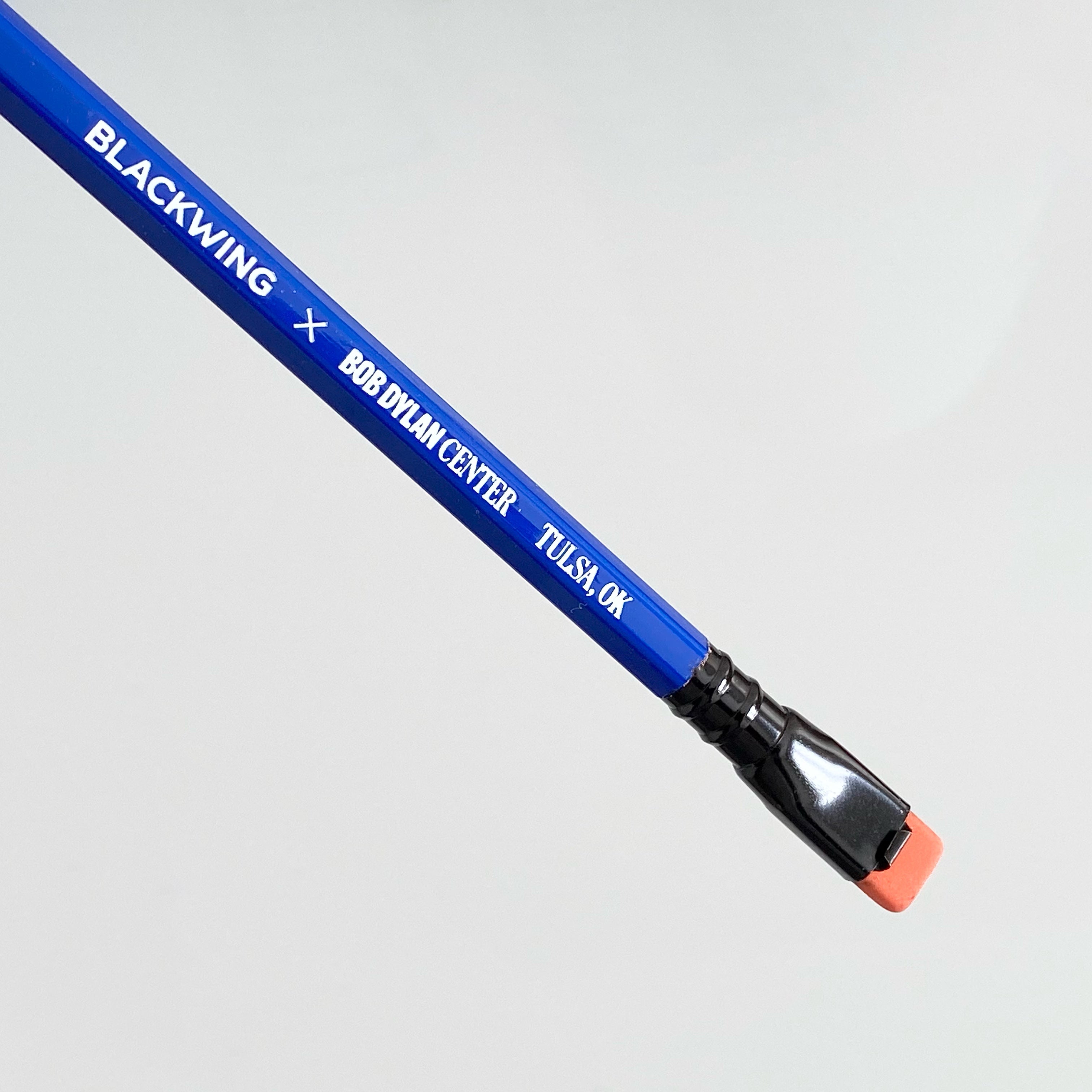 Lápiz Blackwing x Bob Dylan Center.