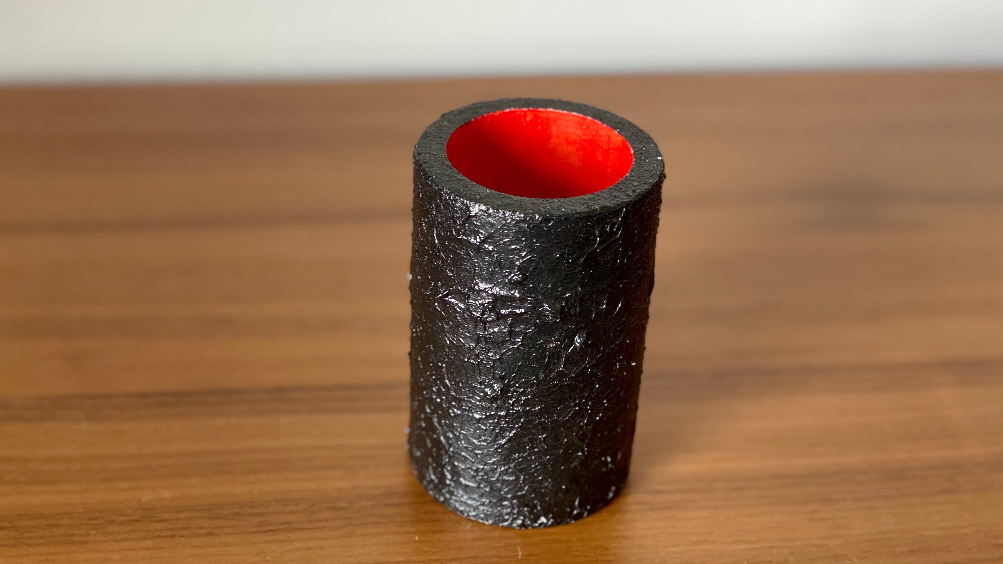 Bote para lápices. Negro & Rojo. Black Sheep Handmade