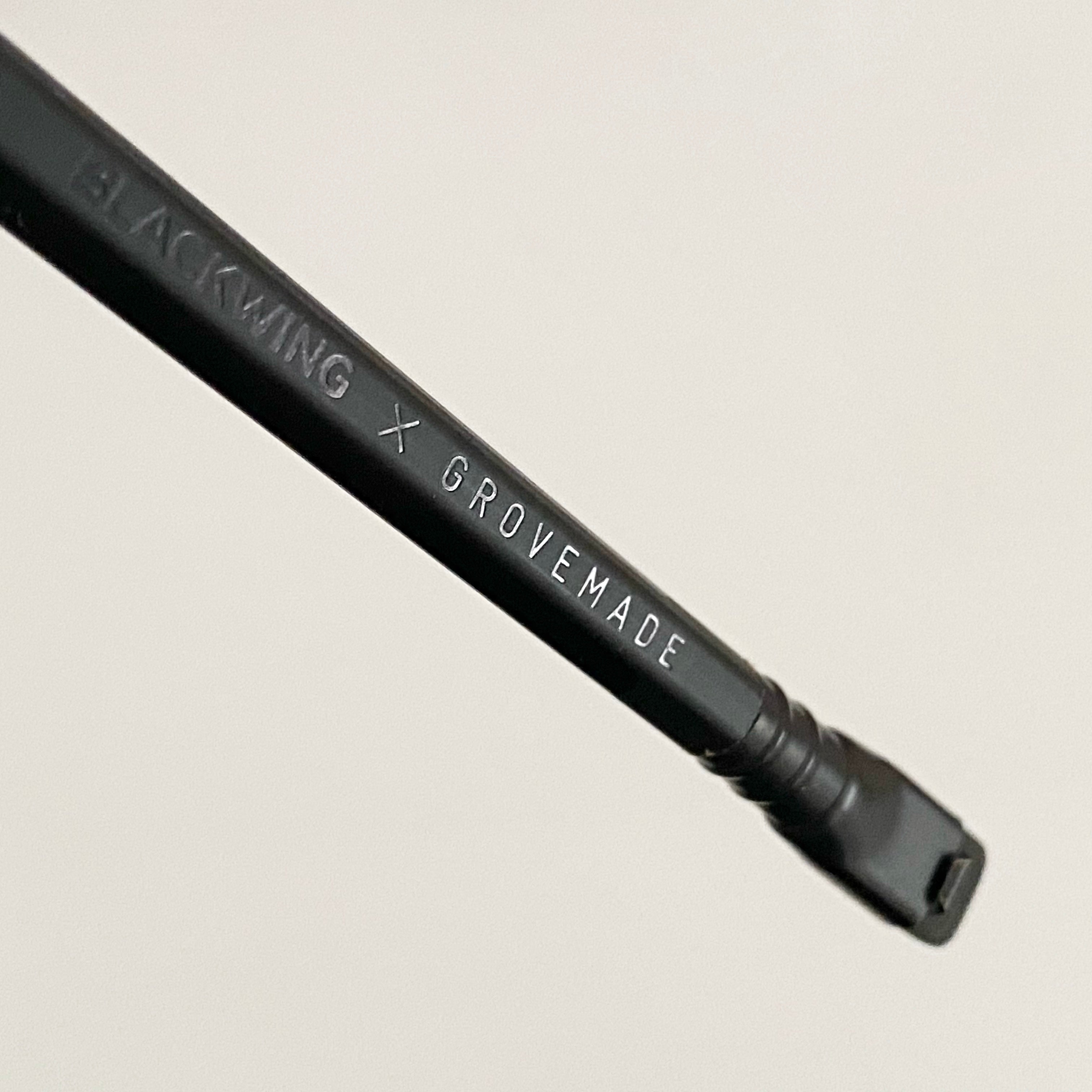 Lápiz Blackwing x Grovemade Negro.