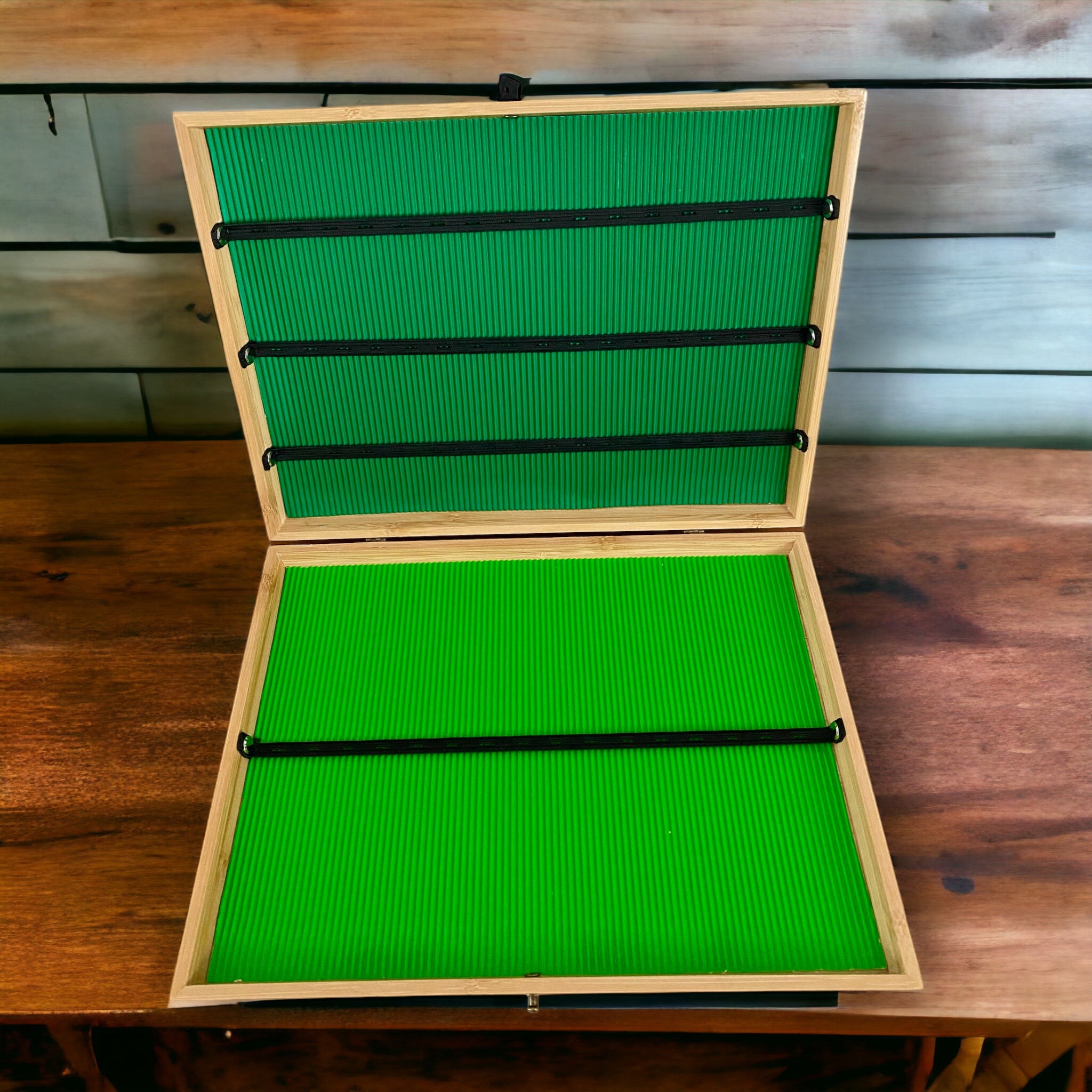 Caja de madera para lápices. Black Sheep Handmade