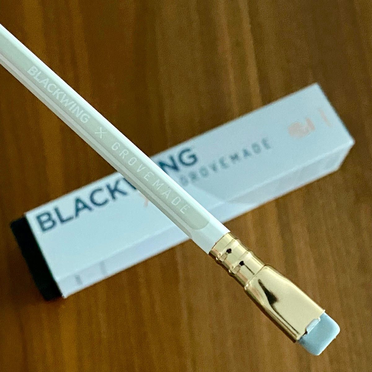 Lápiz Blackwing x Grovemade Blanco + caja original (1 lápiz)