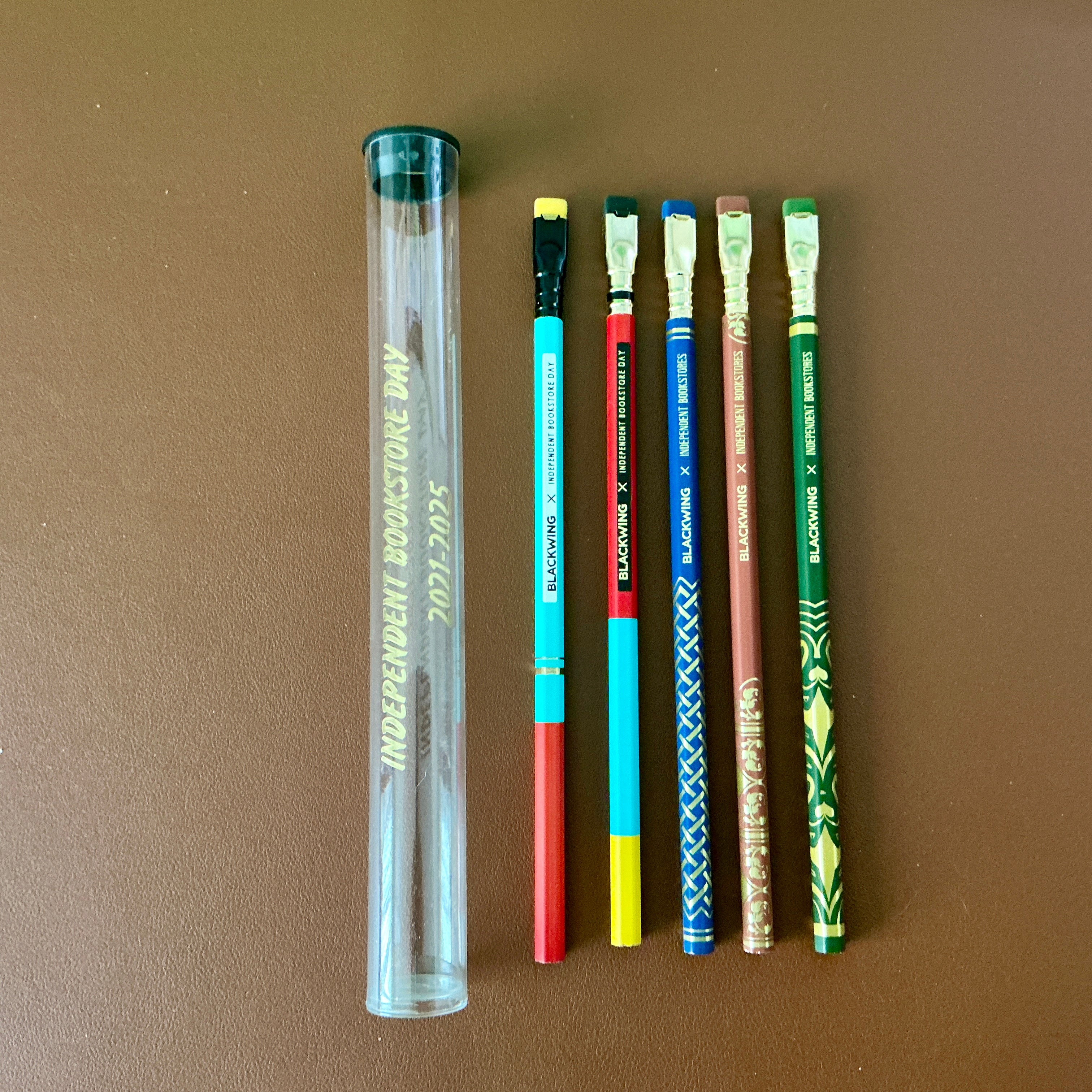 Set lápices Blackwing x Independent Bookstore Day. 2021-2025 (5 lápices)