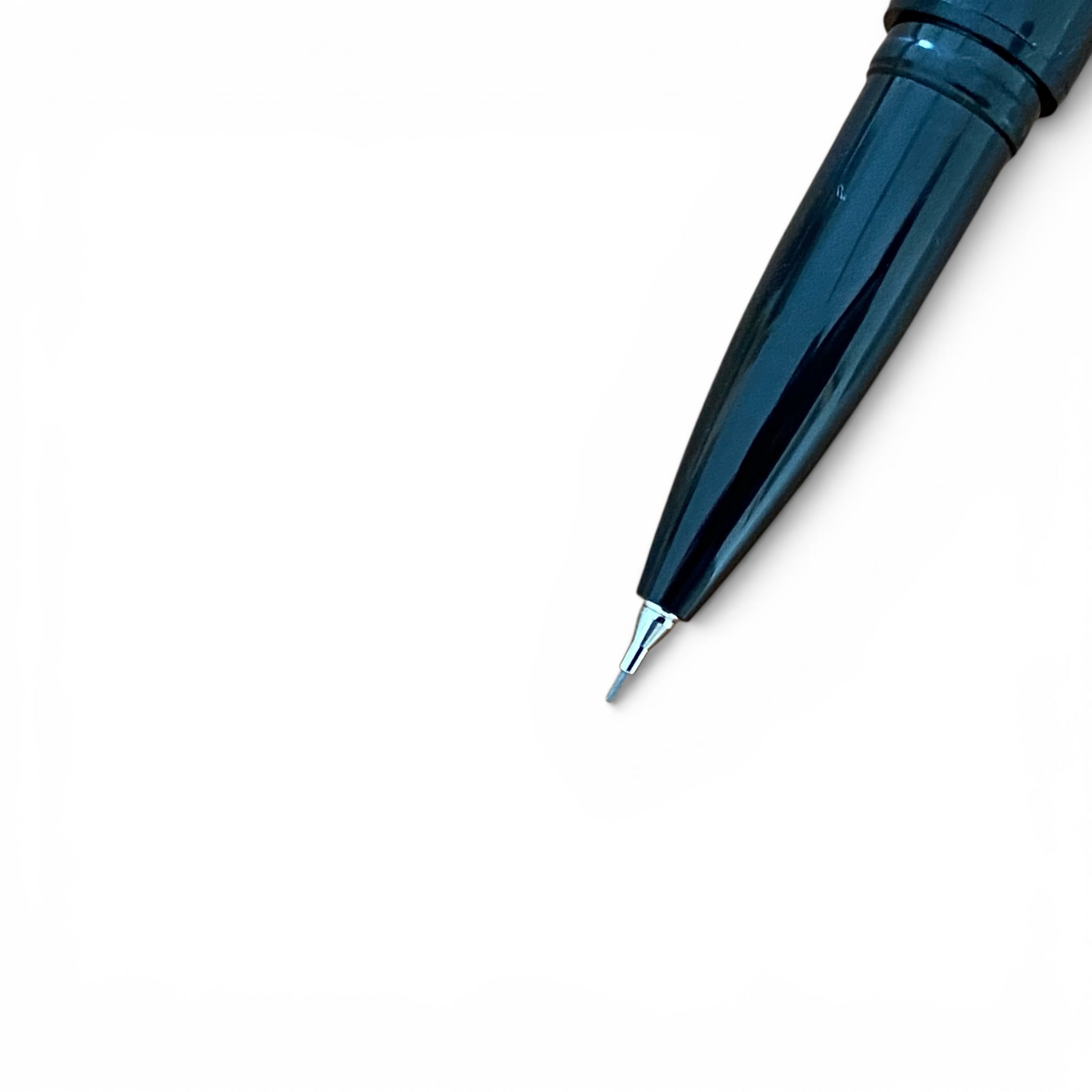 Portaminas Penco Bullet Pencil Light Black. Pequeño en tamaño. Enorme en personalidad.