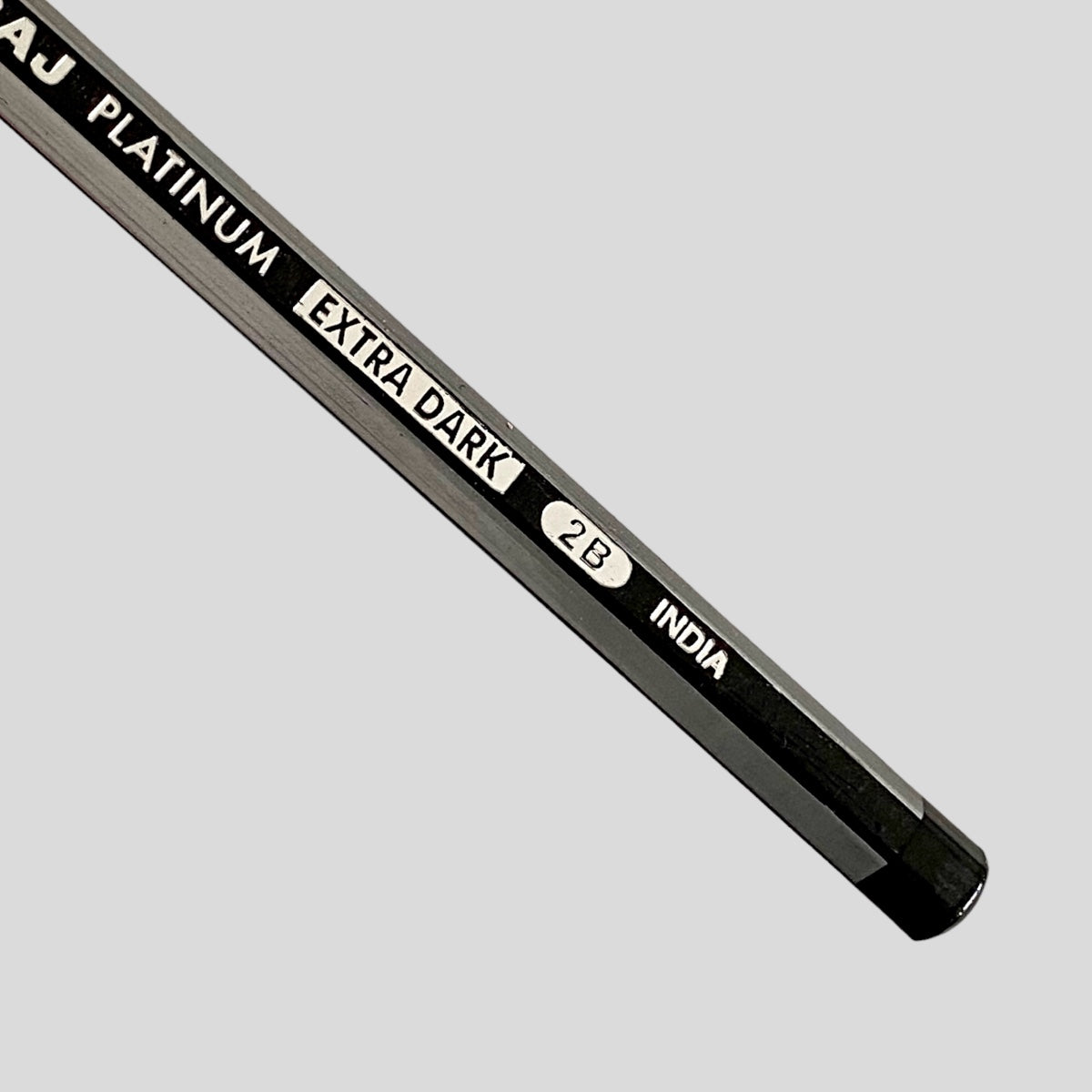 Lápiz Platinum Extra Dark 2B. Nataraj