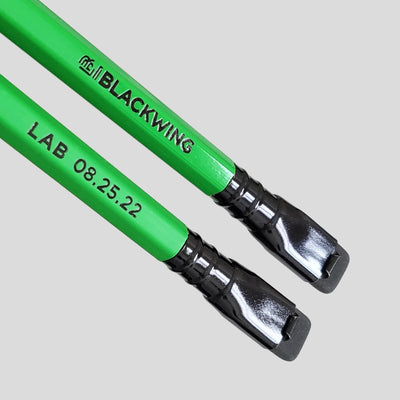 Lápiz Blackwing Lab 08.25.22 (2 lápices). Palomino - Black Sheep Handmade