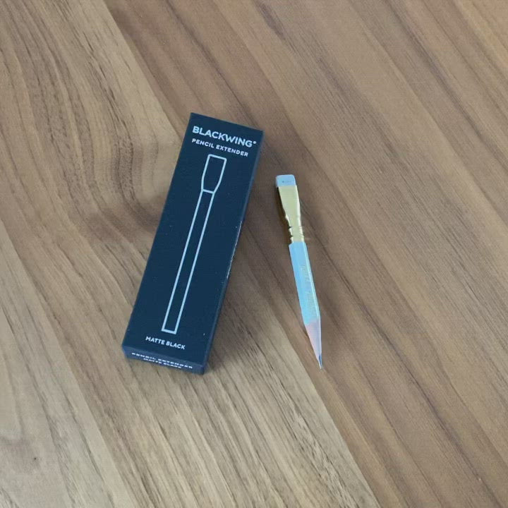 Cargar video: Extensor para lápices Blackwing