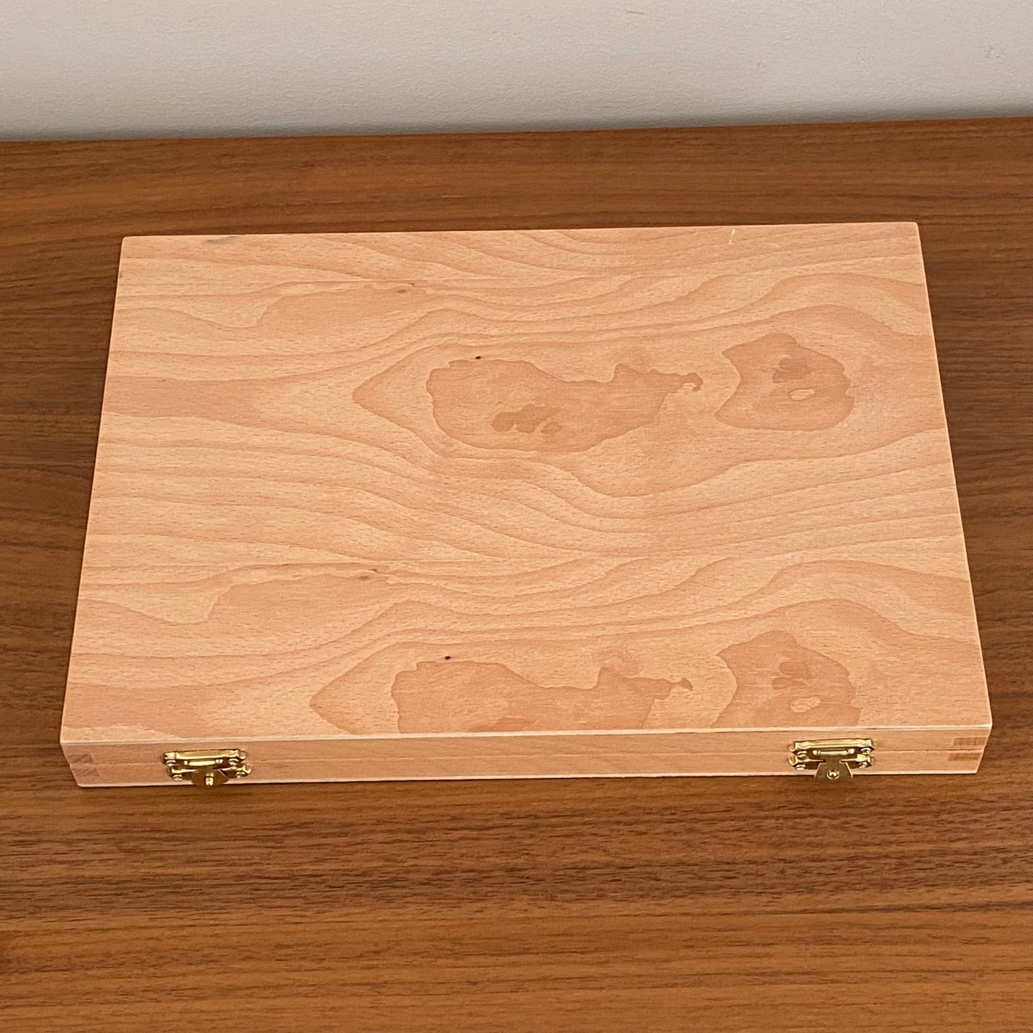 Caja de madera para lápices. Boesner