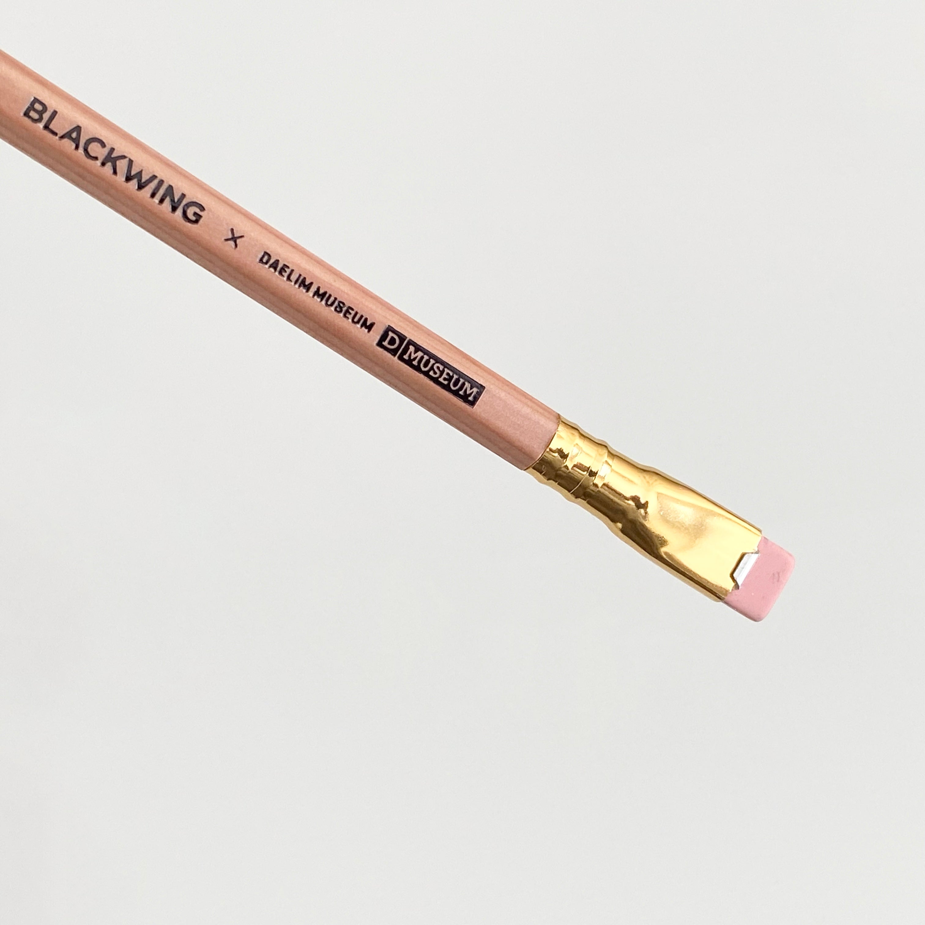 Lápiz Blackwing x Daelim Museum