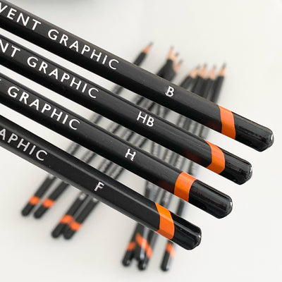 Lápiz Graphic. Derwent - Black Sheep Handmade