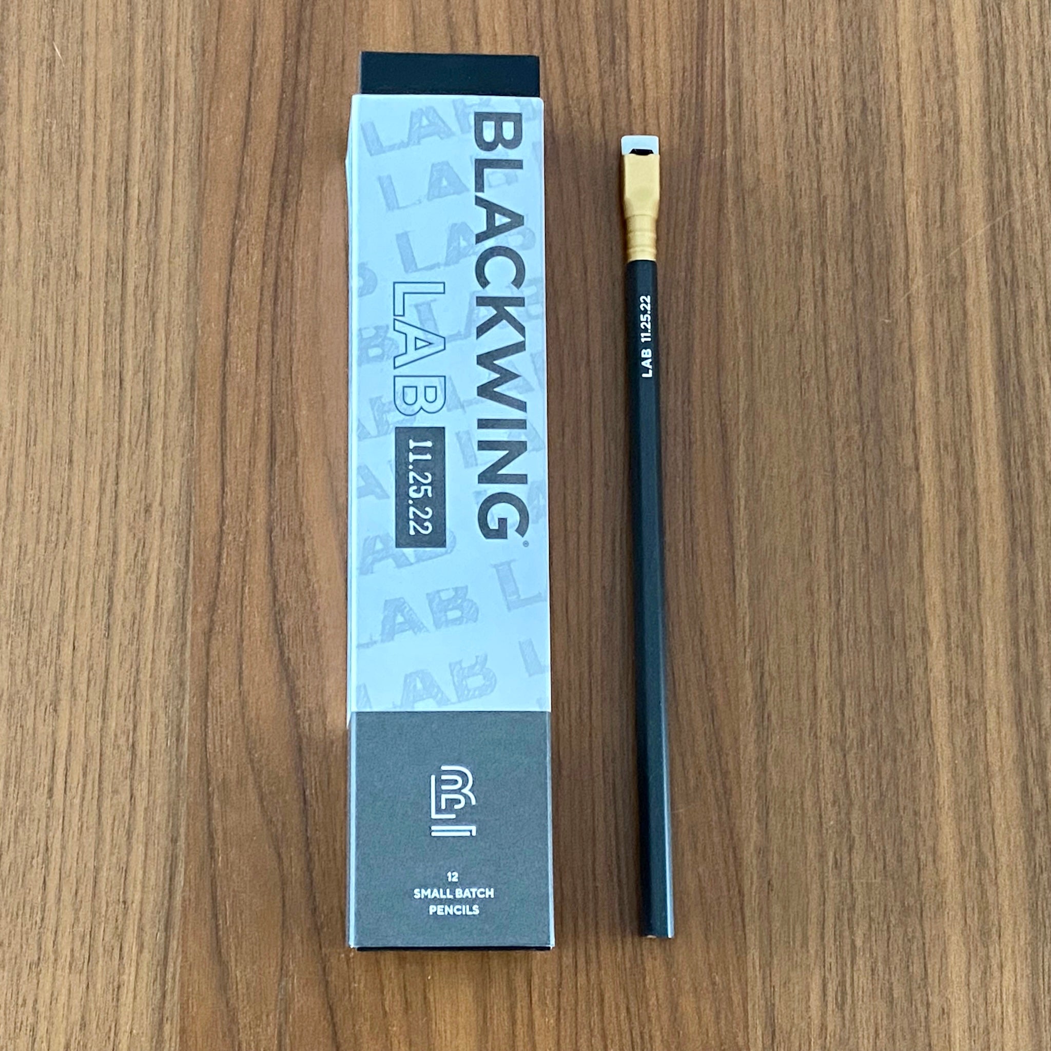 Lápiz Blackwing Lab.11.25.22 + caja original (1 lápiz)