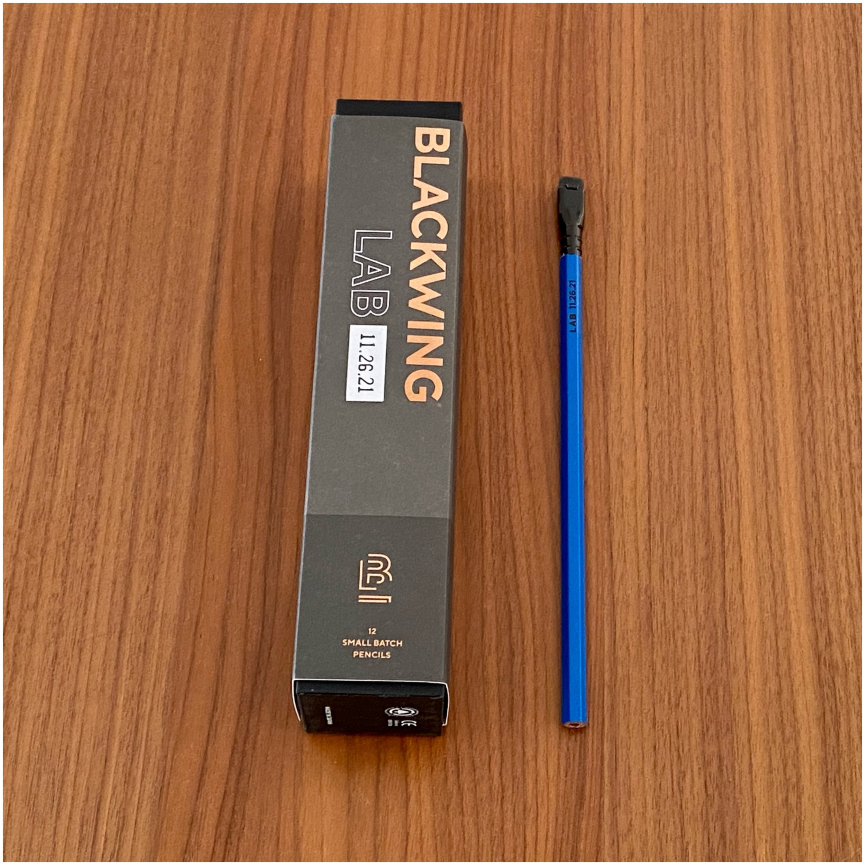 Lápiz Blackwing Lab.11.26.21 + caja original (1 lápiz)