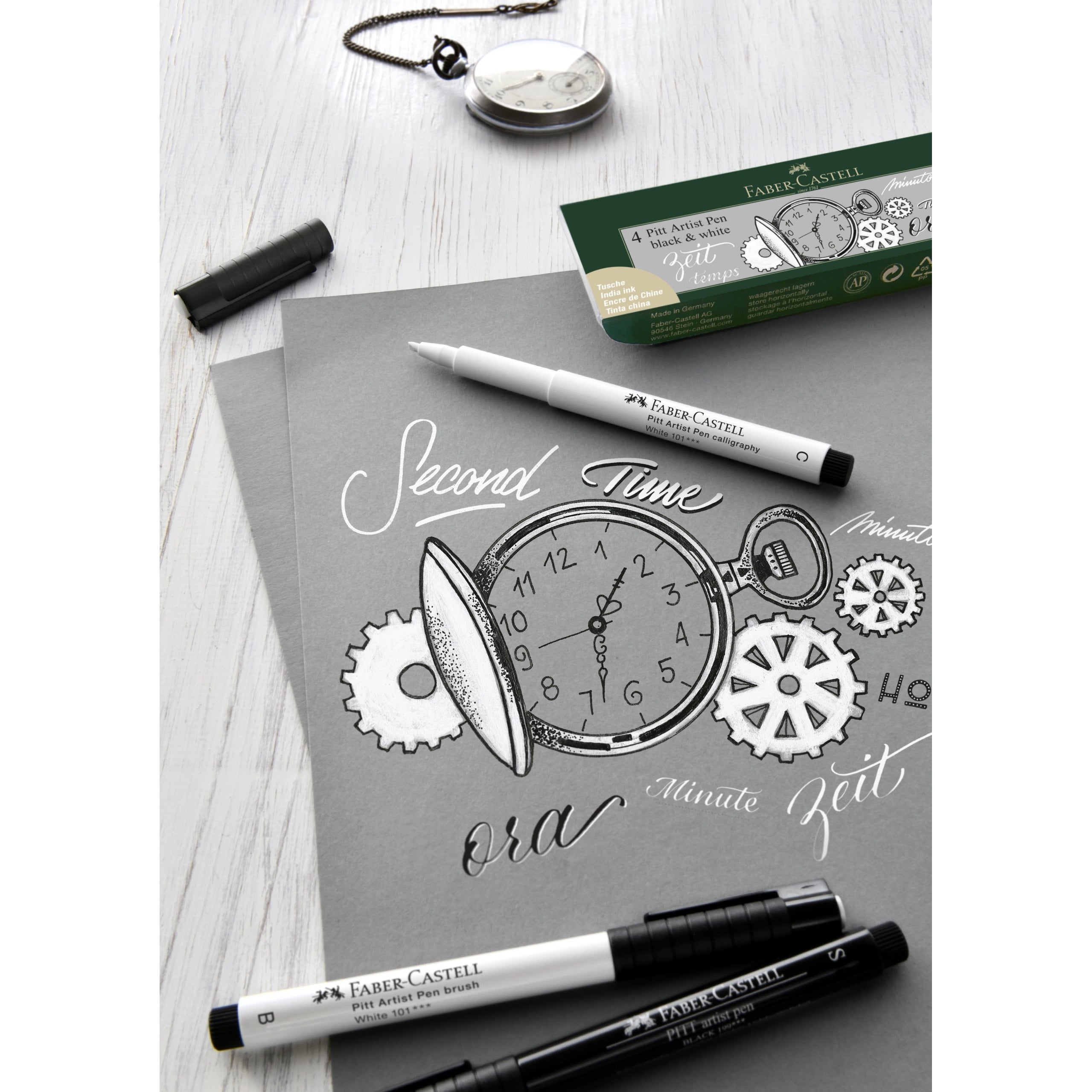 Estuche con 4 rot. Pitt Artist Pen blanco y negro. Faber-Castell