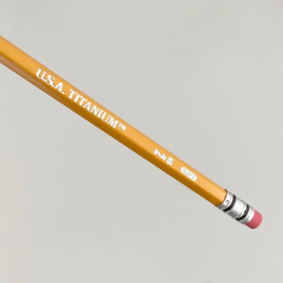 Lápiz USA Titanium. RoseArt - Black Sheep Handmade